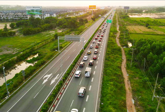 HẠ TẦNG BỨT TỐC CÙNG VỐN FDI ĐỔ VỀ: ĐỒNG NAI VƯƠN MÌNH THÀNH CỰC TĂNG TRƯỞNG MỚI